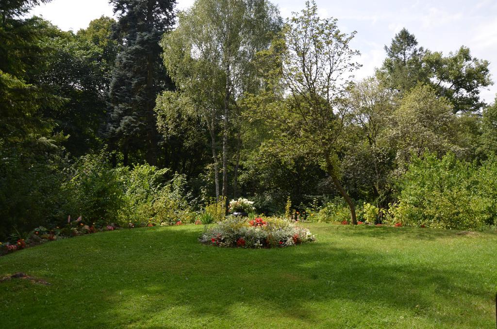 Palac Mysliwski Orle Solutions Mirosławiec Esterno foto