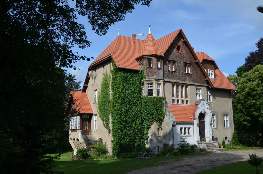 Palac Mysliwski Orle Solutions Mirosławiec Esterno foto