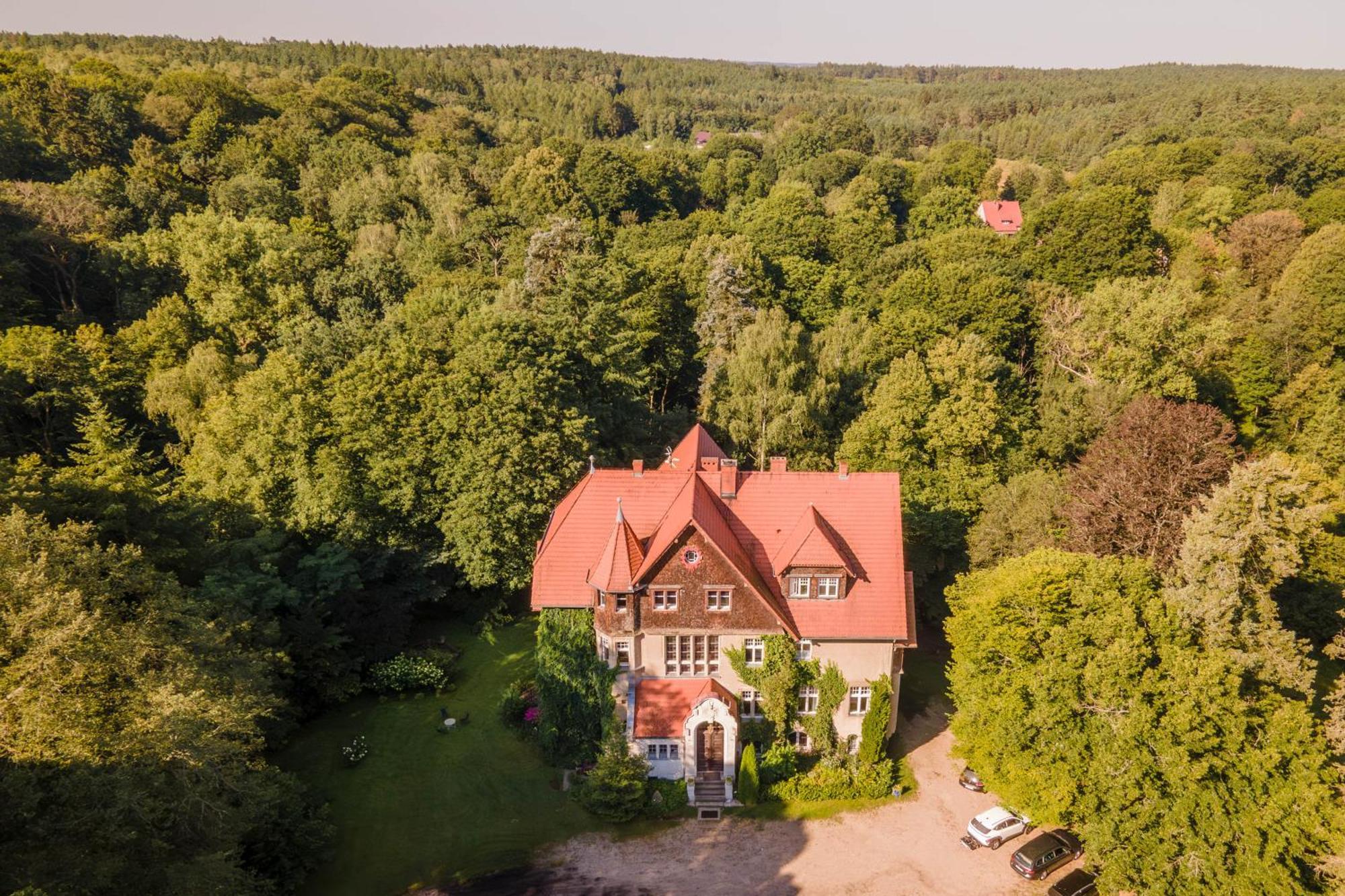 Palac Mysliwski Orle Solutions Mirosławiec Esterno foto