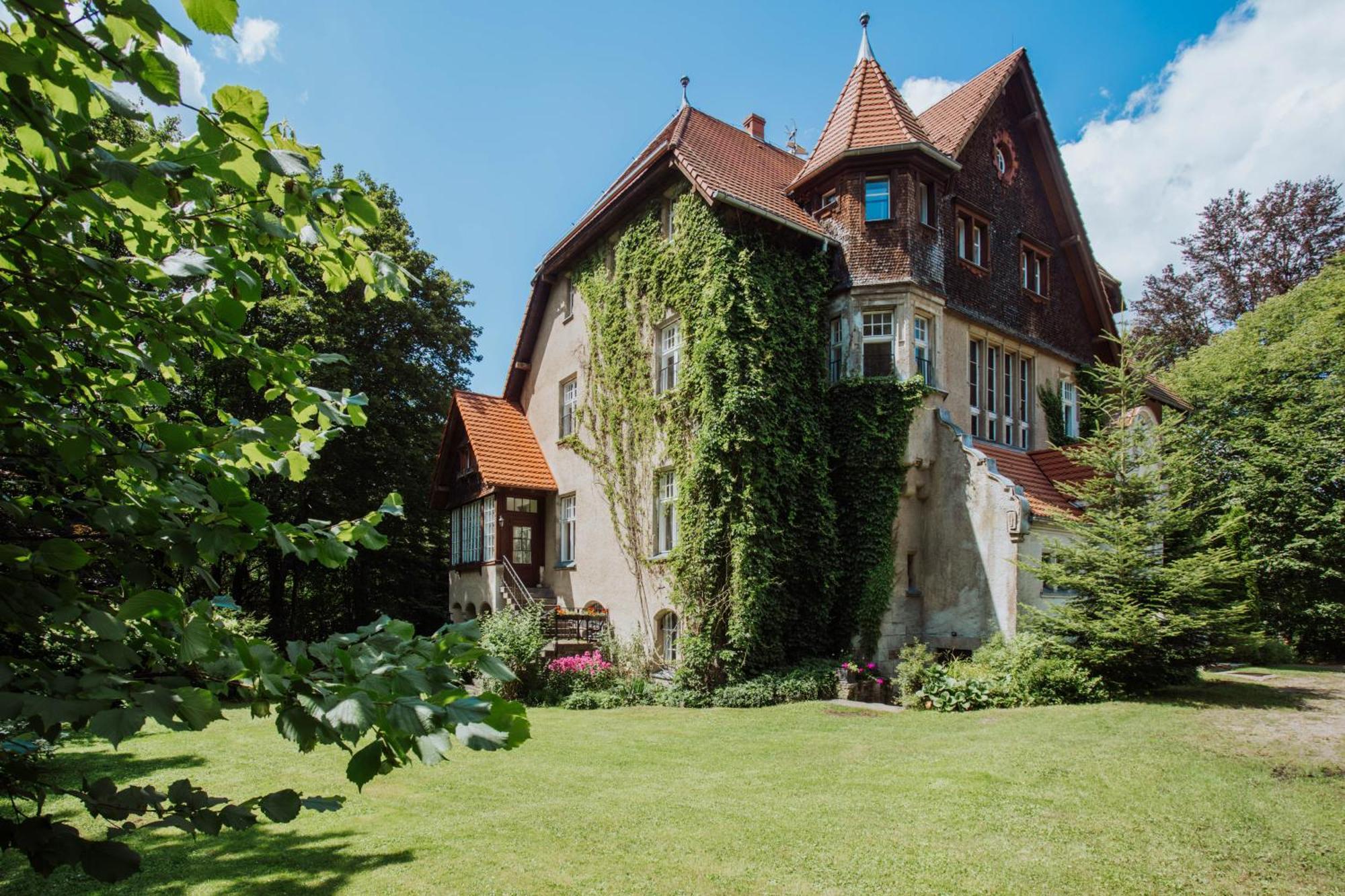 Palac Mysliwski Orle Solutions Mirosławiec Esterno foto