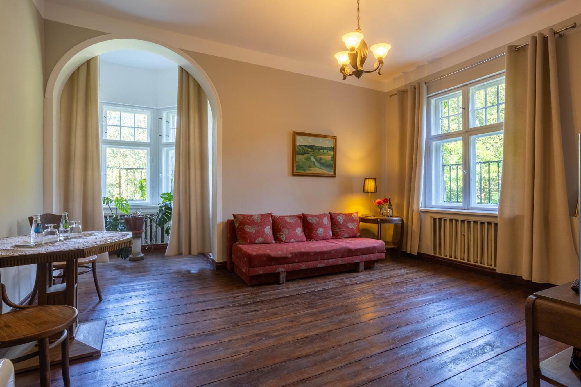 Palac Mysliwski Orle Solutions Mirosławiec Esterno foto