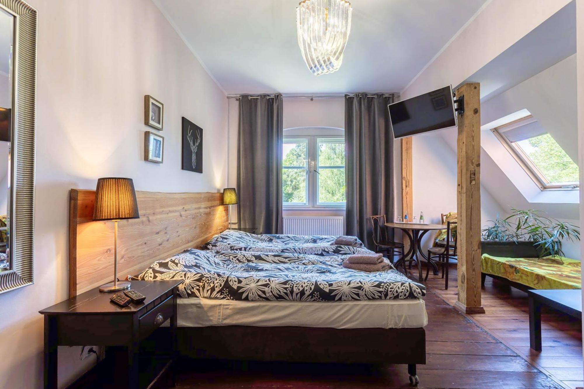 Palac Mysliwski Orle Solutions Mirosławiec Esterno foto