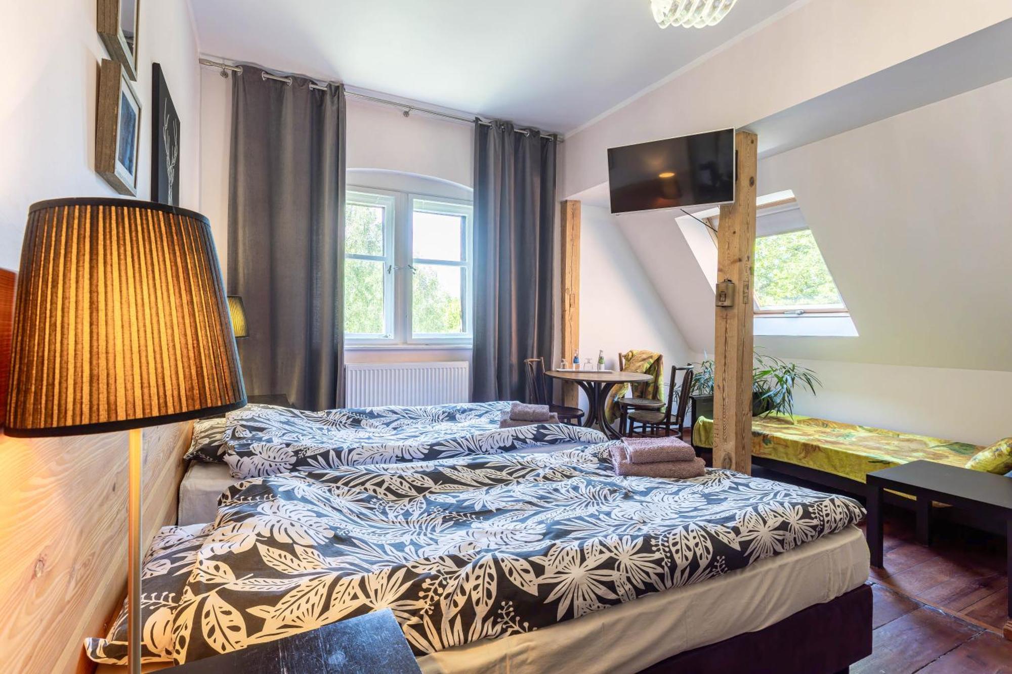 Palac Mysliwski Orle Solutions Mirosławiec Esterno foto