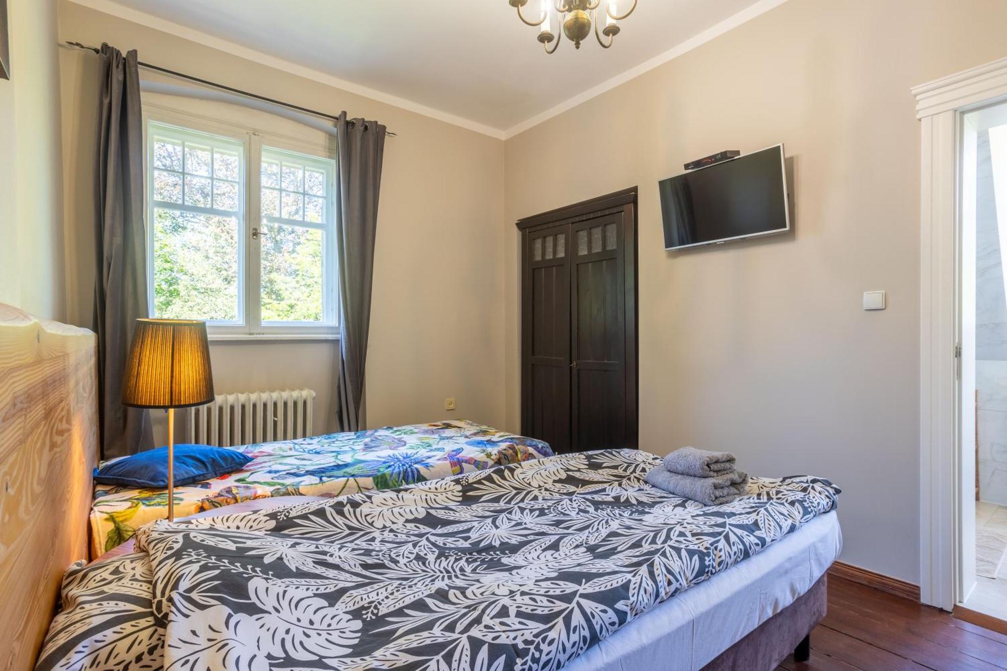Palac Mysliwski Orle Solutions Mirosławiec Esterno foto