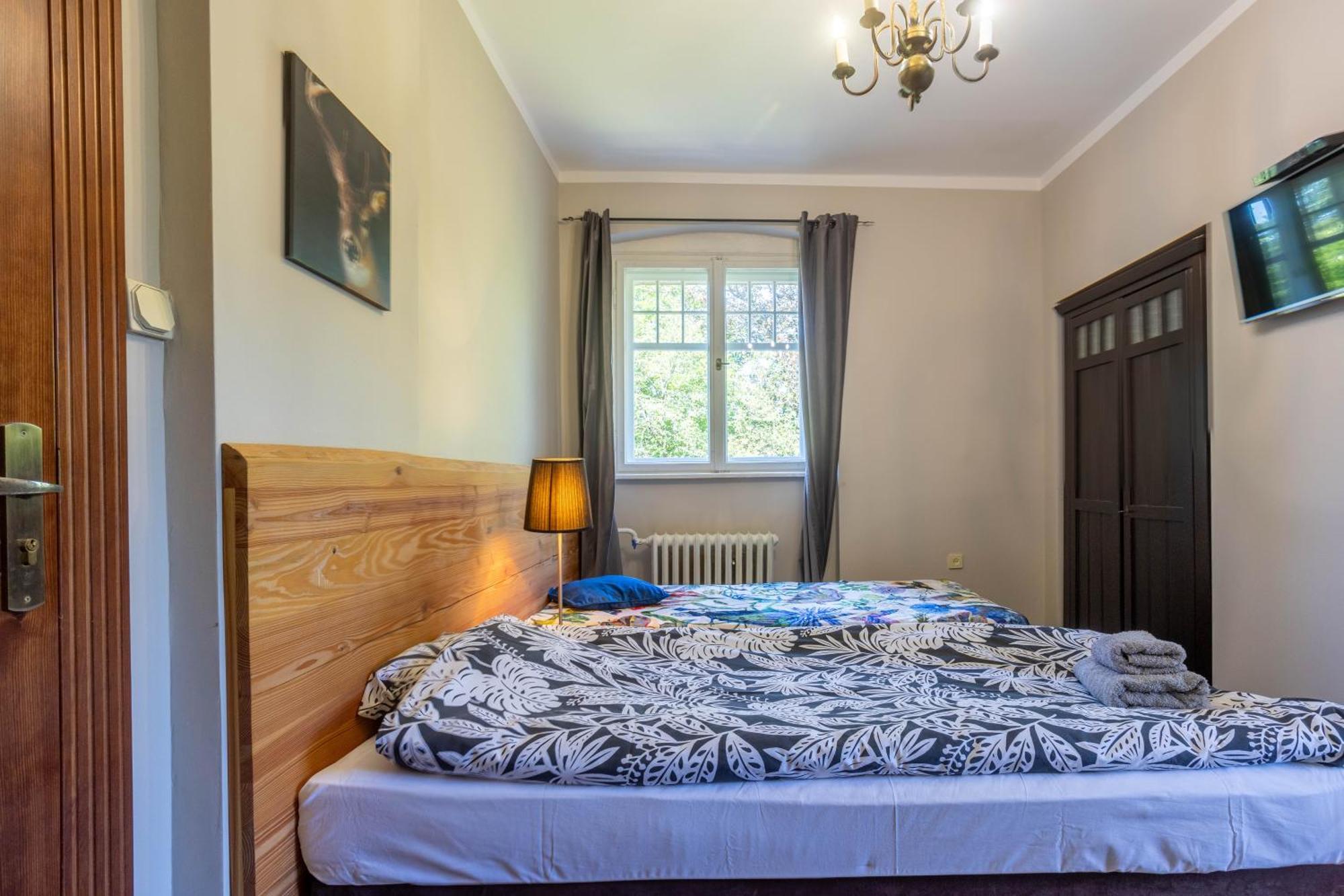 Palac Mysliwski Orle Solutions Mirosławiec Esterno foto