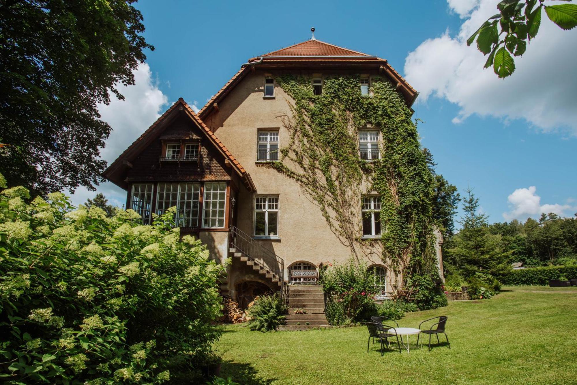 Palac Mysliwski Orle Solutions Mirosławiec Esterno foto