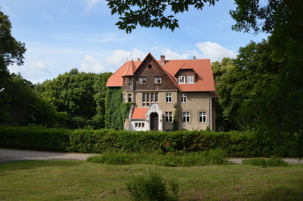 Palac Mysliwski Orle Solutions Mirosławiec Esterno foto